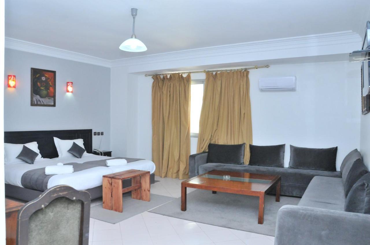 Hotel East West